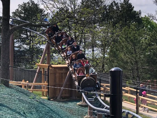 Snoopy's Racing Railway