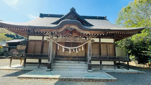 Shirahito Shrine