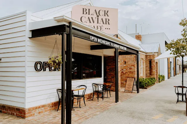 Black Caviar Cafe