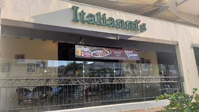 Italianni's Acapulco Galerías Diana