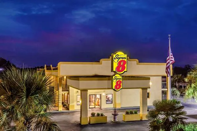 Super 8 by Wyndham Stockbridge