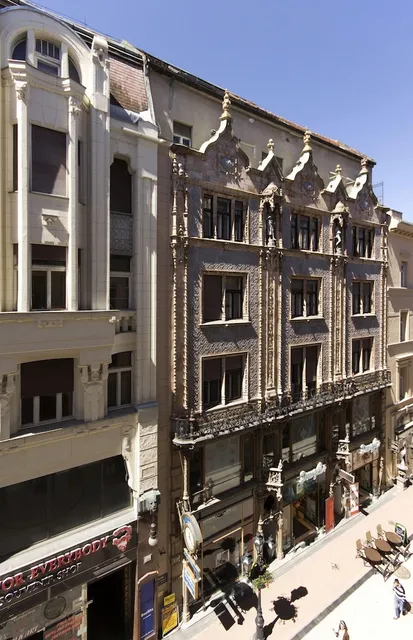 Elisabeth Apartment on Váci Street