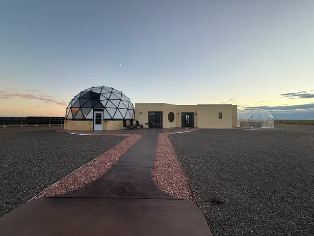 Kosmos Stargazing Resort & Spa