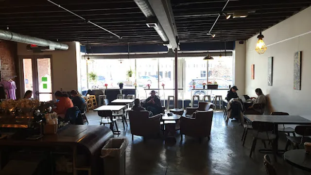 PT's Coffee - Crossroads