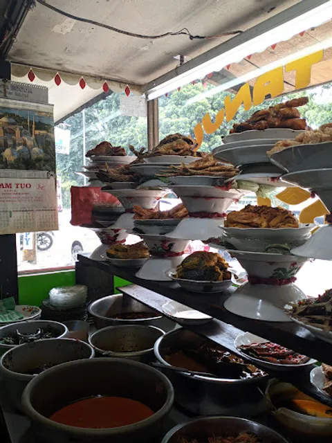 Rumah Makan Masakan Padang Fajar Tanjung