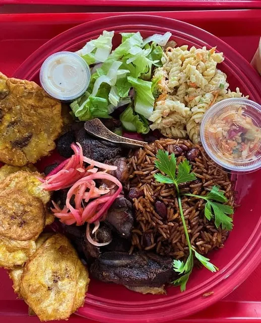 Marché Luxx et Casse-Croûte