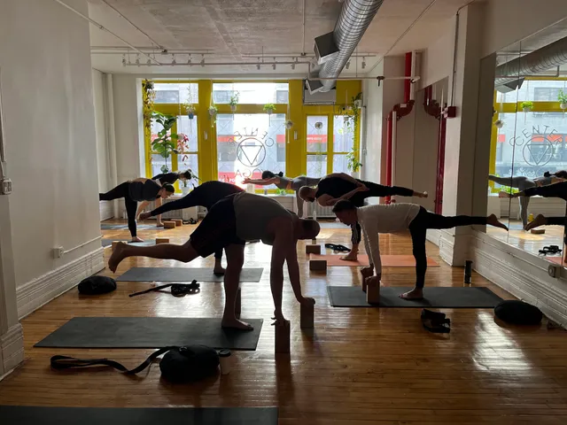 Center Yoga