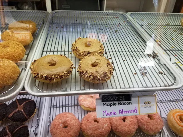 Glaze 'n Daze Donuts