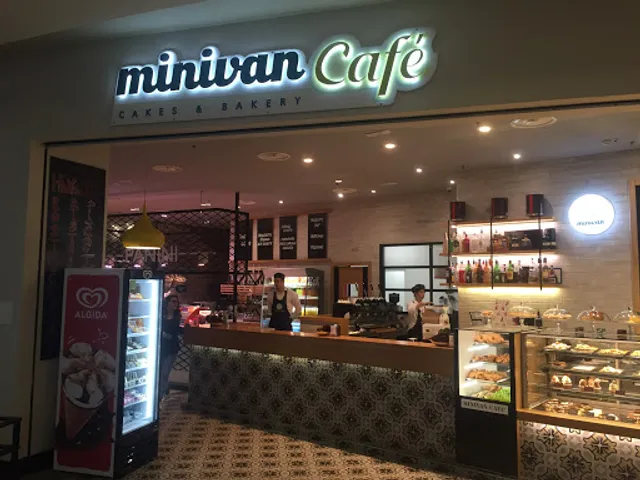 Minivan Cafe'