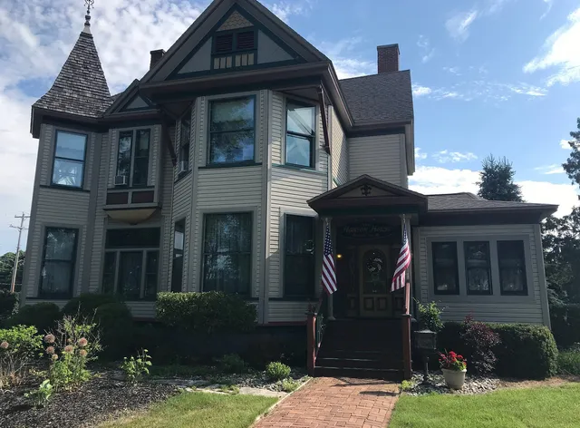 Hanson House Bed & Breakfast