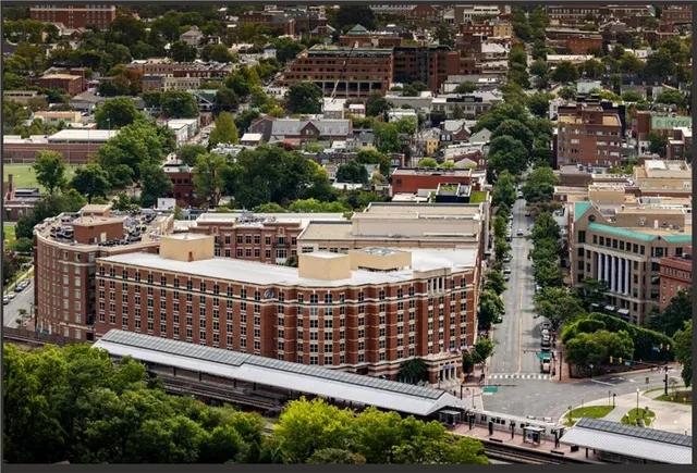 Hilton Alexandria Old Town