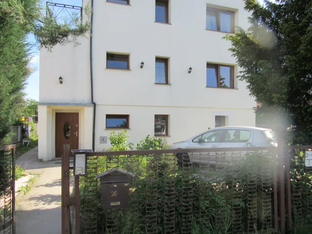 Hostel Rumiankowy Airport Hostel