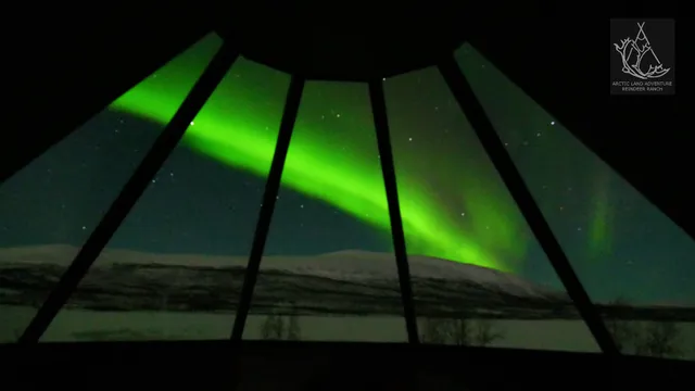 Arctic Land Adventure Glass Igloos