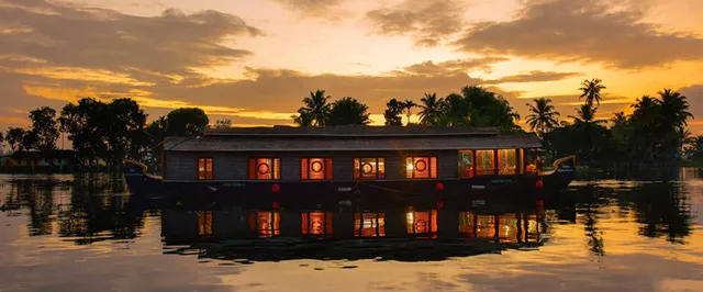 Abad Cruise on the Lake | House Boat Kumarakom