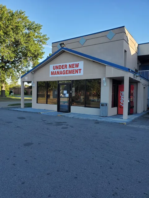 Riverwalk Inn and Suites