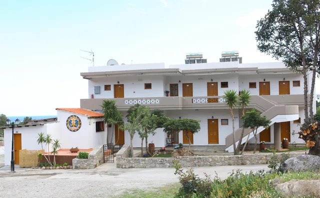 Idomeneas Apartments