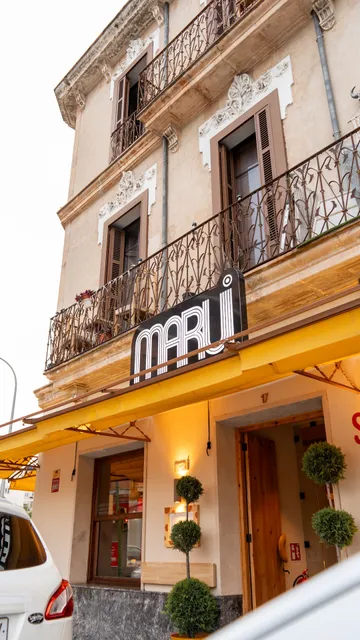 Marui Sushi Bar & Japanese Restaurant