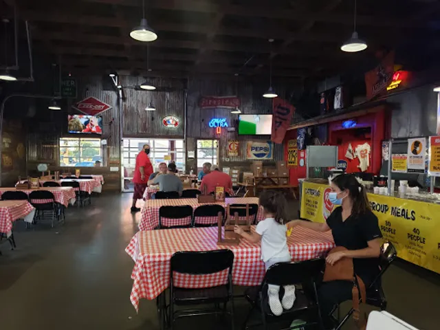 Rudy's "Country Store" and Bar-B-Q