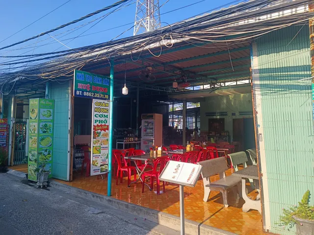 cheap earery huê dung ( seafood, BBQ )