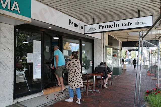 Pomelo Cafe
