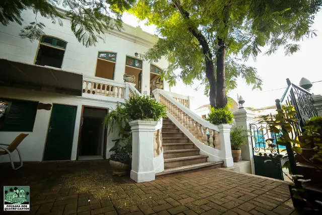 Inn of the Four Corners