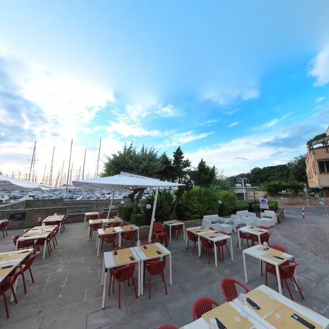 SUNSET - cool cocktails & classy pizza