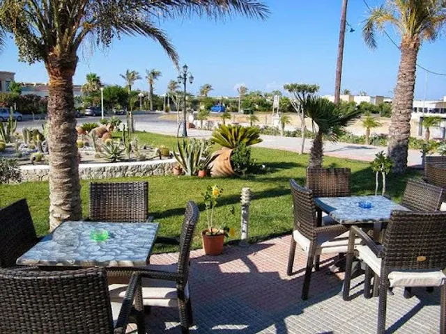 Mo ViDa Kitchen Cafe Bar