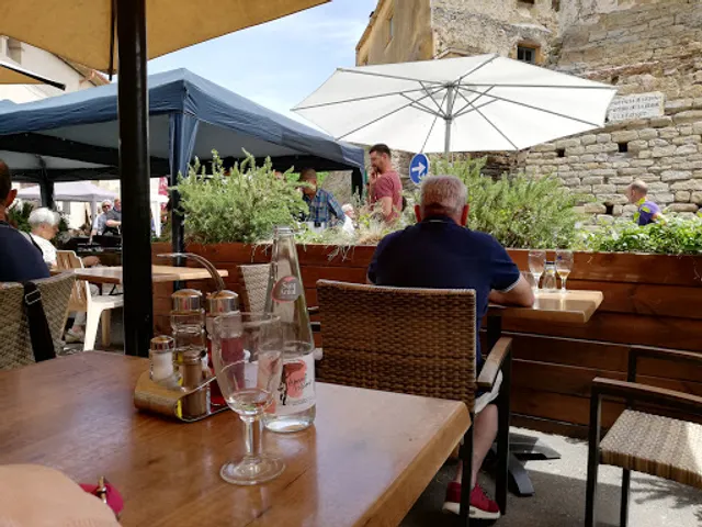 Can Quel Ullastret OBERT telef: 655166328