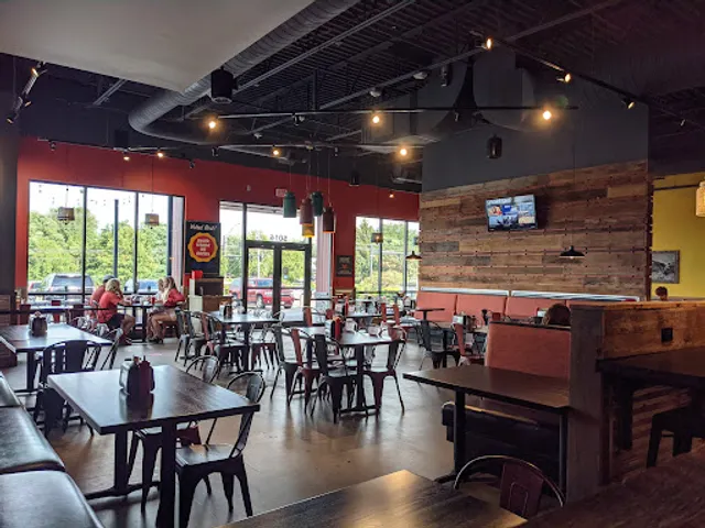 Joella's Hot Chicken - Mason