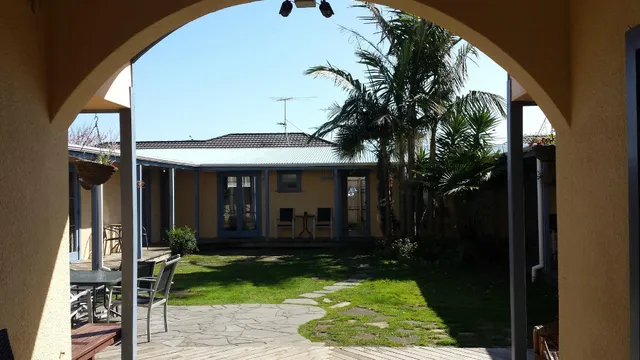 Pillows Backpackers Lodge