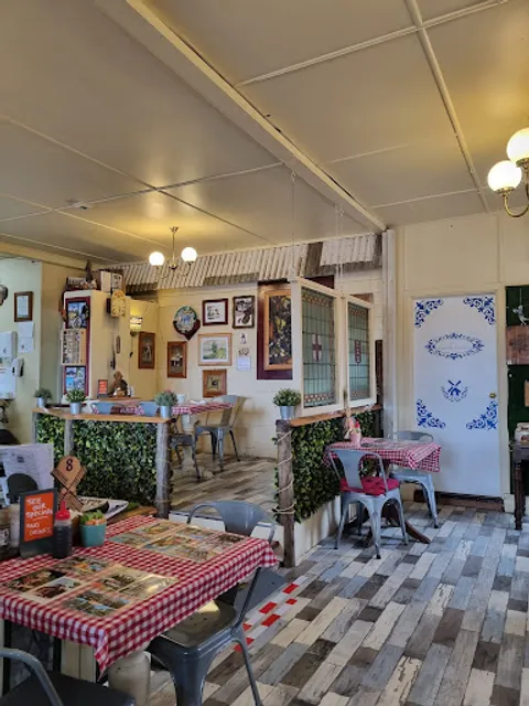 De Dutch Cafe