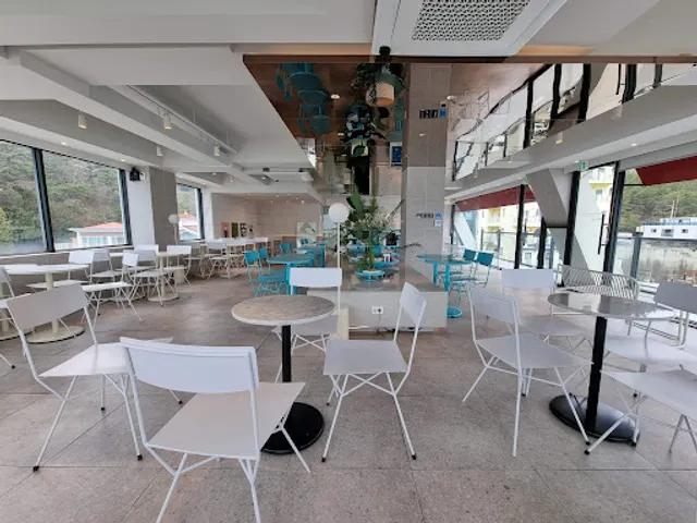 투썸플레이스 부산송정힐스점