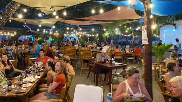 Las Olas Beach Bar & Rooms