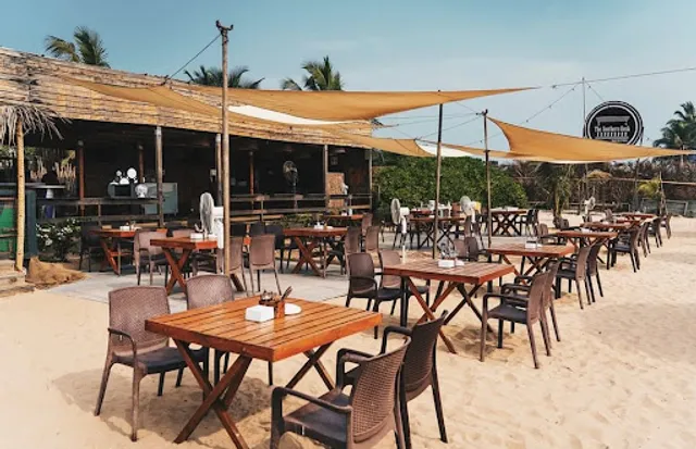 The Southern Deck - Beach Bar & Bistro