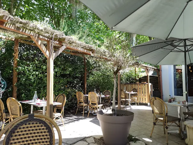 RESTAURANT LES PLATANES