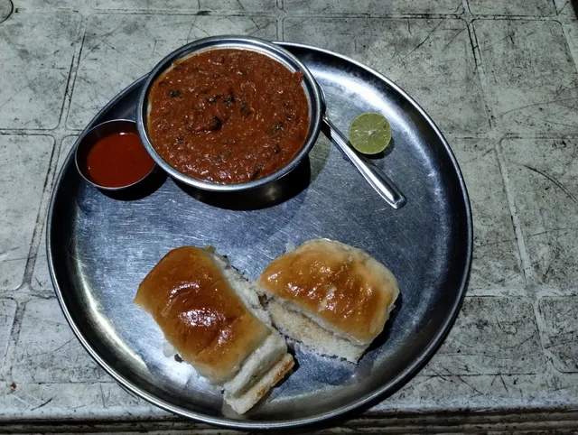 SHREE GURU GULALWADI BHAJIPAV AND PULAV