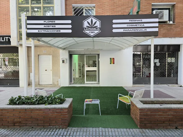 La Familia Cbd Salou