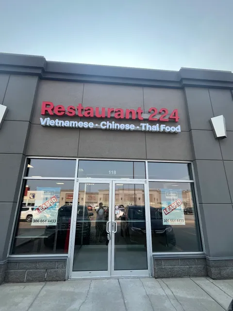 Restaurant 224 University Heights