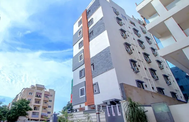 Super Collection O White House Near KIMS Kondapur.