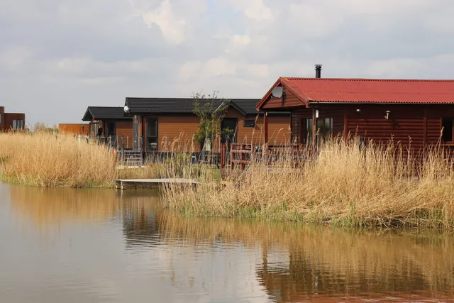 Lakeside Fishing Lodges in Boston