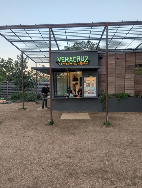 Leona Botanical Cafe & Bar