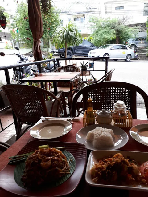 Chalita Cafe & Restaurant