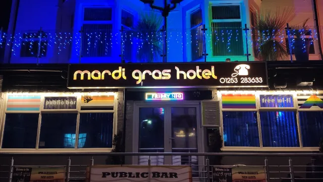 Mardi Gras Public Bar & Hotel