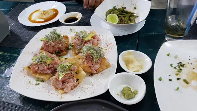 Thai Sushi by Hugo Mayo