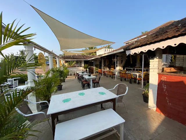 Drinking Safari Pitstop Goa