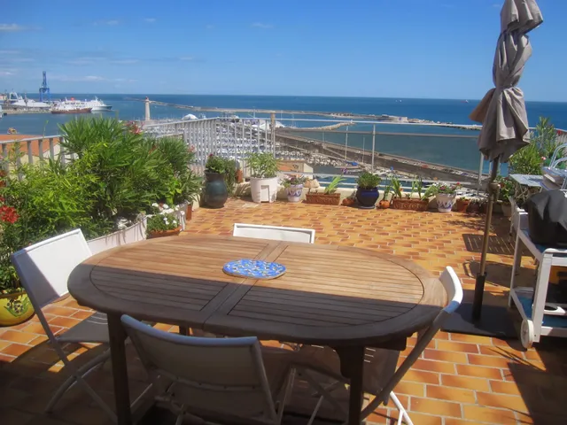 Bed and breakfast the "upper quarter" Sète 34