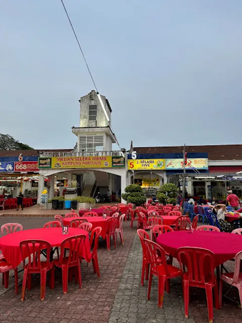 88 SeaFront Restaurant