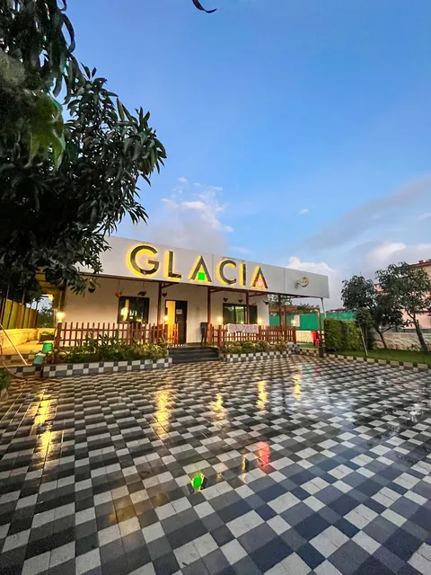 GLACIA VILLA - Luxury Villas in lonavala By INNOVATIVE STAYS