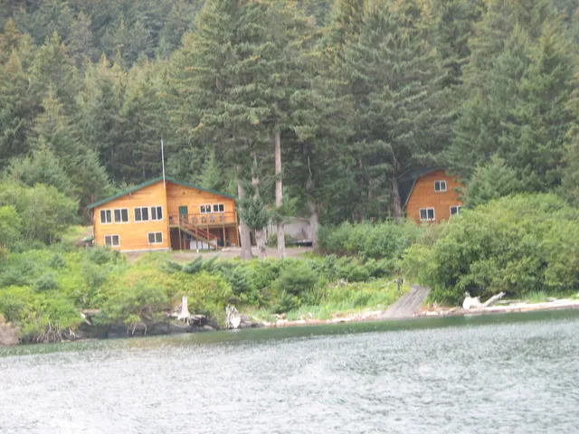 Raspberry Island Lodge