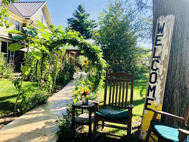 Lincoln Way Stay (formerly Lincoln Way: A Destination Inn)